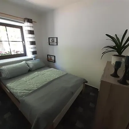 Lindenallee Apartment Neu Poserin