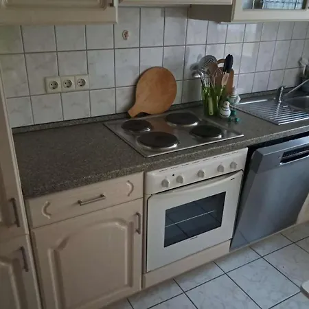 Lindenallee Apartamento Neu Poserin